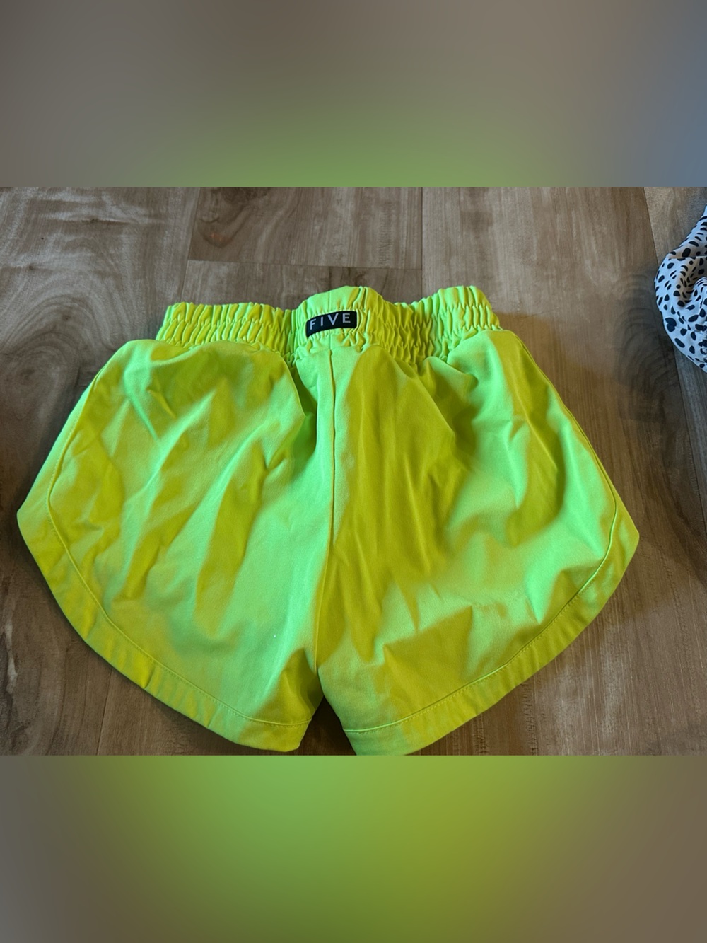 FIVE DANCEWEAR GREEN NEON SHORT YOUTH LARGE